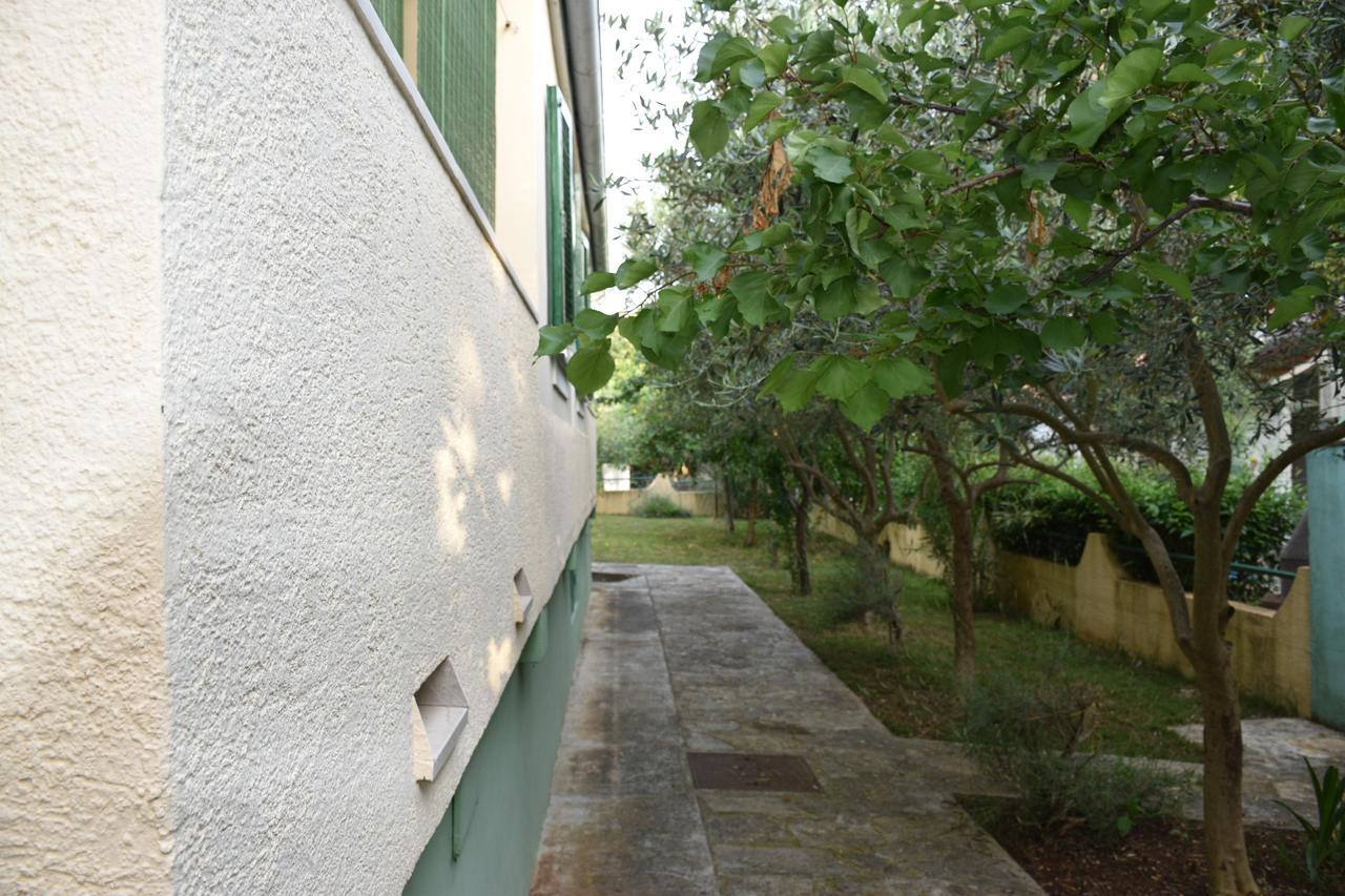 Apartments Antonija Punta Skala Next To Falkensteiner Resort Petrcane Exterior photo